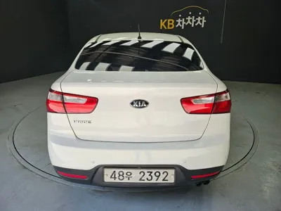 Kia Pride 2014, 106277 км, за 2947.35 USD