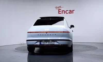 Hyundai Grandeur 2023, 21666 км, за 26322.7 USD