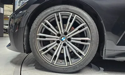 BMW 3-Series 2022, 43515 км, за 16872.97 USD