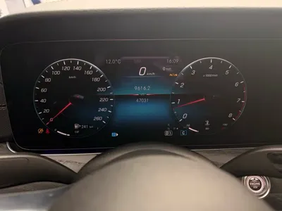 Mercedes-Benz E-Class 2023, 46000 км, за 32341.93 USD - фото 26