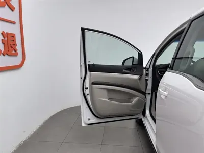 Buick GL8 2023, 31900 км, за 18069.1 USD - фото 8