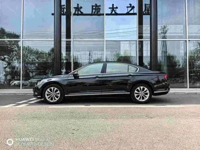 Volkswagen Magotan 2018, 132000 км, за 9564.26 USD