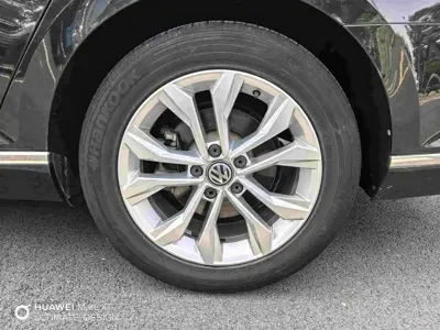 Volkswagen Magotan 2018, 132000 км, за 9564.26 USD