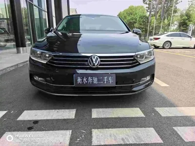 Volkswagen Magotan 2018, 132000 км, за 9564.26 USD
