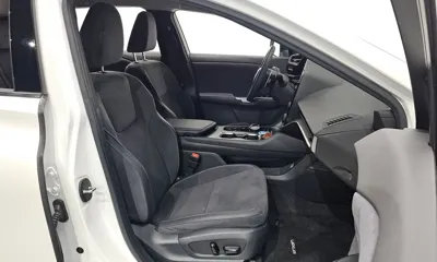 Lexus RZ 2023, 54227 км, за 37753.23 USD - фото 12