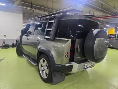 Land Rover Defender 2022, 57000 км, за 49163.23 USD