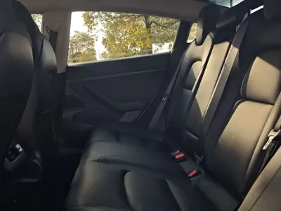 Tesla Model 3 2020, 50000 км, за 13725.66 USD