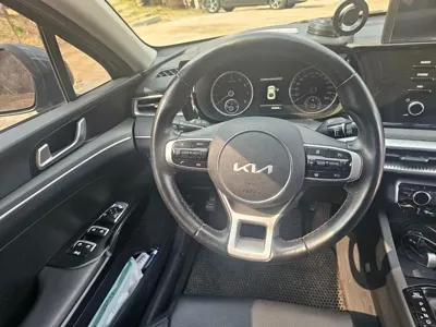 Kia K5 2022, 84900 км, за 3472.31 USD - фото 8