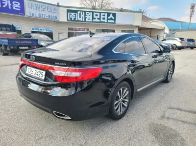 Hyundai Grandeur 2011, 66348 км, за 4538.28 USD