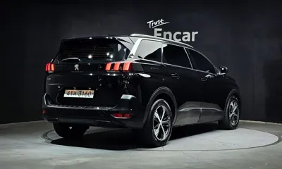 Peugeot 5008 2018, 80666 км, за 8782.21 USD