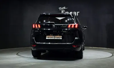 Peugeot 5008 2018, 80666 км, за 8782.21 USD