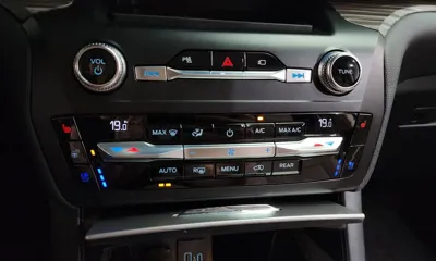 Ford Explorer 2020, 44197 км, за 17854.8 USD - фото 32