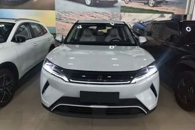 BYD Yuan Up 2025, 300 км, за 12344 USD