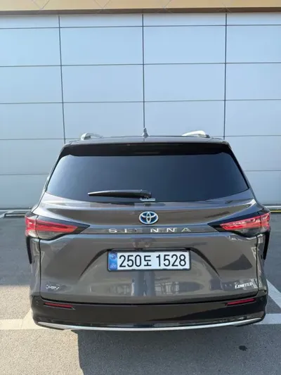 Toyota Sienna 2025, 12423 км, за 42147.04 USD