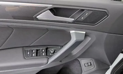 Volkswagen Tiguan 2020, 77410 км, за 14260.59 USD - фото 28