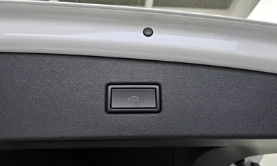 Volkswagen Tiguan 2020, 77410 км, за 14260.59 USD - фото 29