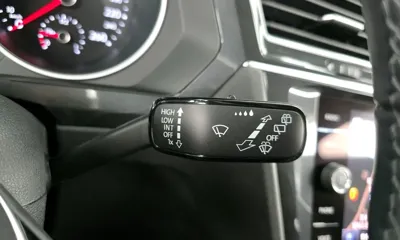 Volkswagen Tiguan 2020, 77410 км, за 14260.59 USD - фото 30