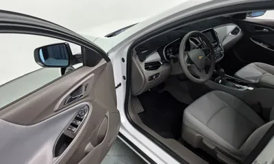 ChevroletGMDaewoo Malibu 2018, 70603 км, за 4957.7 USD - фото 11