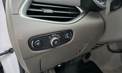 ChevroletGMDaewoo Malibu 2018, 70603 км, за 4957.7 USD - фото 13