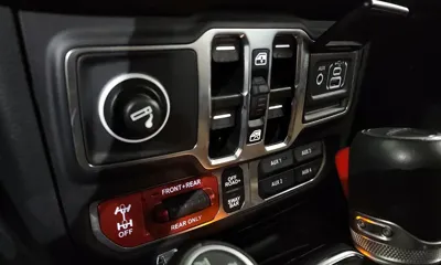 Jeep Gladiator 2021, 38356 км, за 33105.93 USD - фото 17