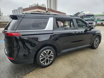 Kia Canival 2021, 194020 км, за 10437.18 USD