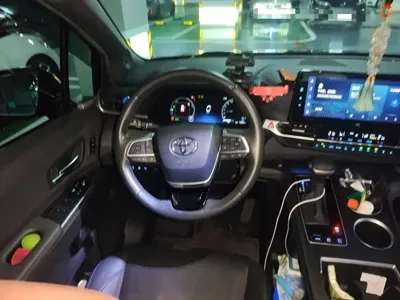 Toyota Sienna 2022, 73400 км, за 33233.56 USD