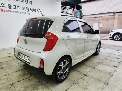 Kia Morning 2016, 117131 км, за 3807.27 USD