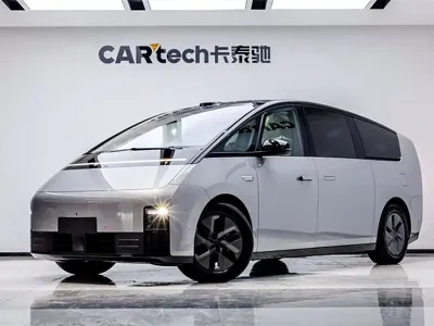 Li Auto Li MEGA 2025, 6400 км, за 68538.99 USD