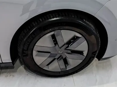 Li Auto Li MEGA 2025, 6400 км, за 68538.99 USD - фото 35