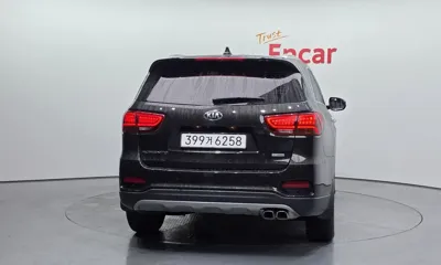 Kia Sorento 2019, 122851 км, за 10936.4 USD