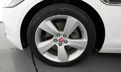 Jaguar XF 2018, 103773 км, за 6092.71 USD
