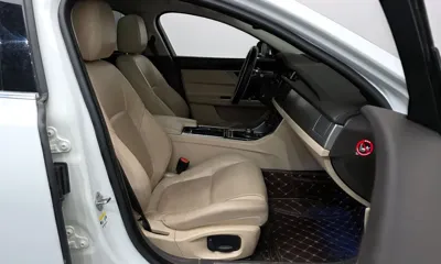 Jaguar XF 2018, 103773 км, за 6092.71 USD - фото 11