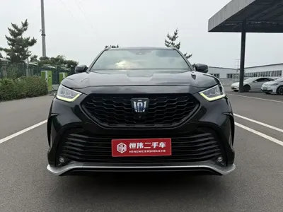Toyota Crown Kluger 2023, 33000 км, за 28849.52 USD