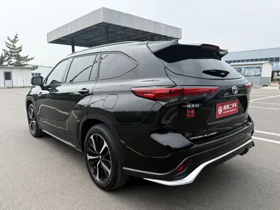 Toyota Crown Kluger 2023, 33000 км, за 28849.52 USD