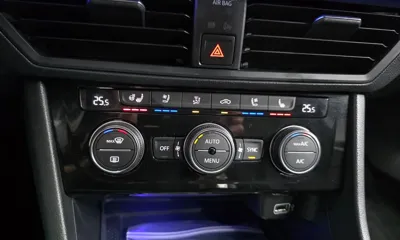 Volkswagen Jetta 2020, 60514 км, за 13121.96 USD - фото 16