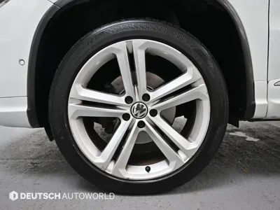 Volkswagen Tiguan 2015, 150218 км, за 8074.49 USD