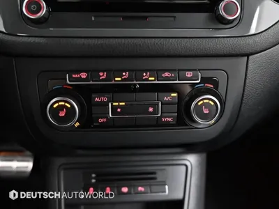 Volkswagen Tiguan 2015, 150218 км, за 8074.49 USD - фото 17