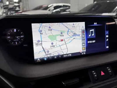 Lexus ES 2021, 35959 км, за 28554.55 USD - фото 10