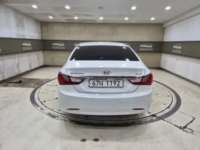 Hyundai Sonata 2010, 123000 км, за 1886.55 USD