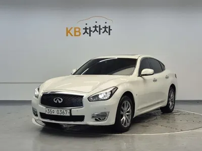 Infiniti Q70 · 2016 год