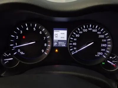 Infiniti Q70 2016, 88943 км, за 8533.54 USD - фото 8