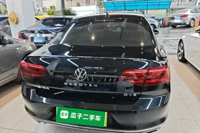 Volkswagen Magotan GTE Plug-in Hybrid 2022, 46500 км, за 21047 USD