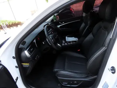 Genesis G70 2020, 65121 км, за 12676.33 USD