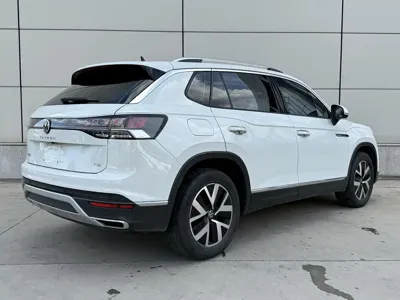 Volkswagen Tayron 2022, 35000 км, за 26253.97 USD
