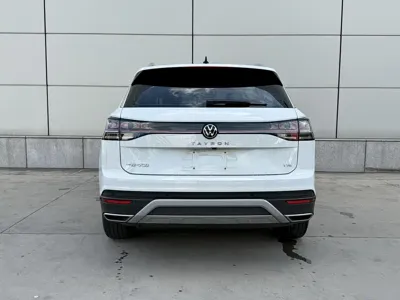Volkswagen Tayron 2022, 35000 км, за 26253.97 USD