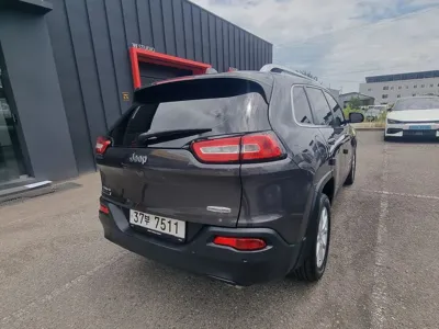Jeep Cherokee 2016, 154125 км, за 6432.98 USD