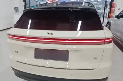 Li Auto Li Auto i6 2025, 300 км, за 36857 USD