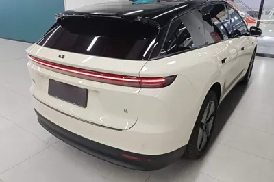 Li Auto Li Auto i6 2025, 300 км, за 36857 USD - фото 6