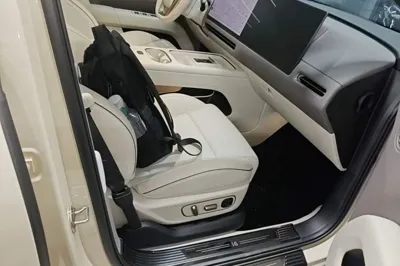 Li Auto Li Auto i6 2025, 300 км, за 36857 USD - фото 19