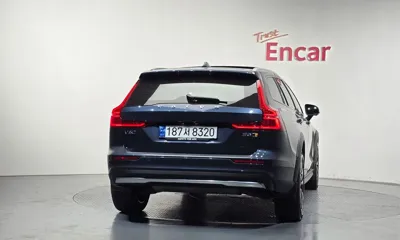 Volvo V60 2024, 26733 км, за 28876.2 USD
